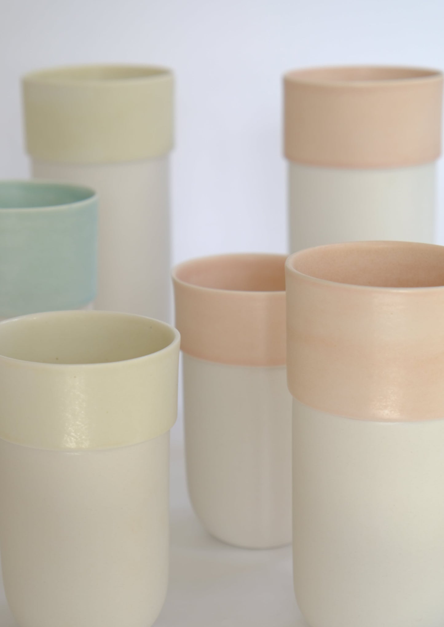 VASE KINDER - PORCELAINE VIEILLIS