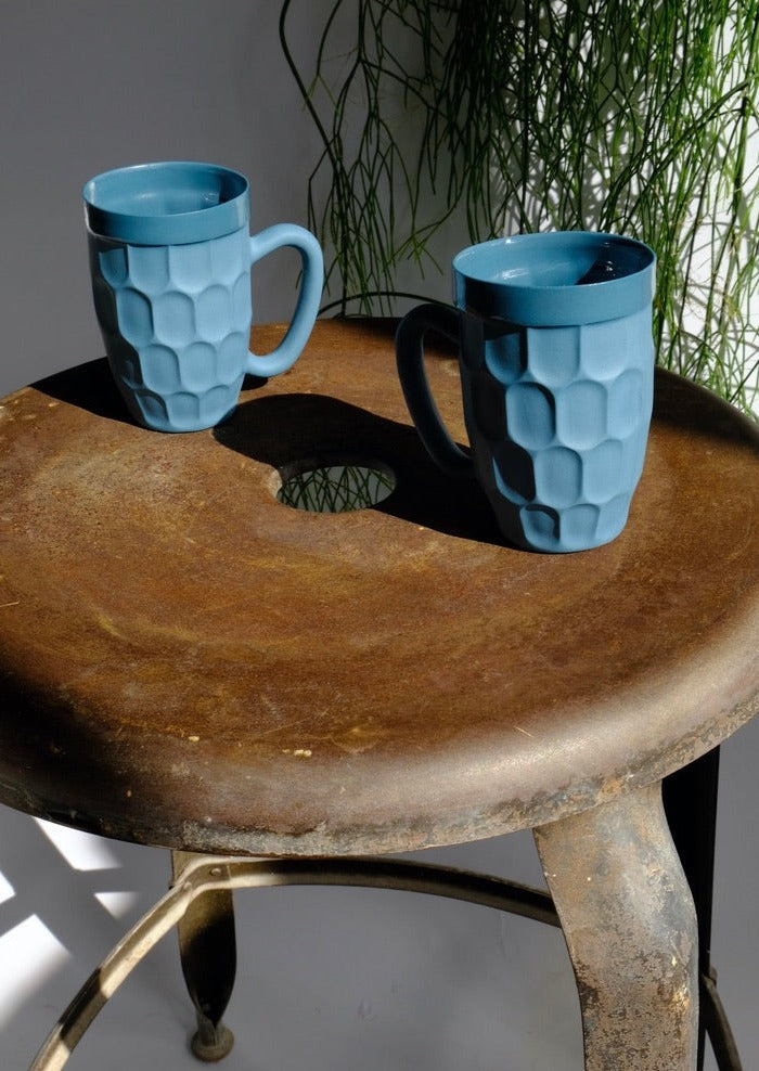 Tasses Alvéole en porcelaine teintée